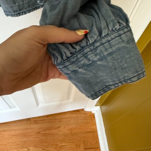 EUC Pilcro Denim Chambray Babydoll Pleated Top - Picture 5 of 6